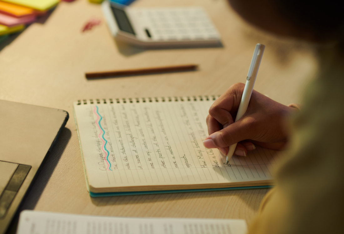 The Ultimate Guide to Choosing the Best Essay Writing Service